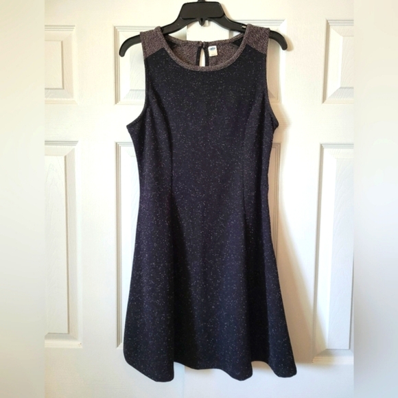 Elegant Soft Black Sleeveless Dress - Picture 1 of 5